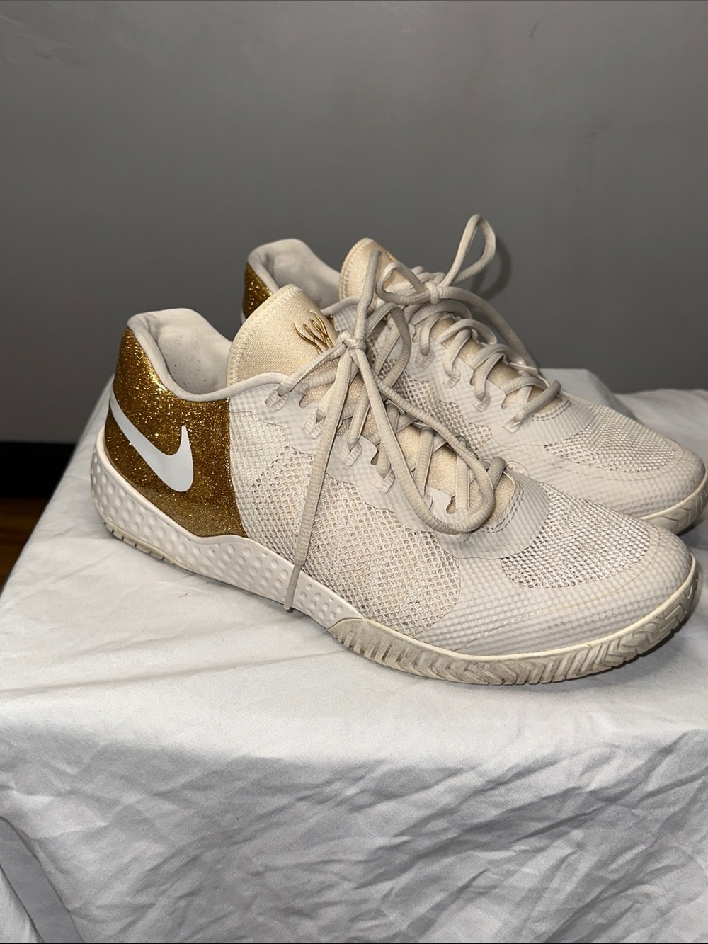 Nike Women’s Serena Williams Off White with Gold Heel Athletic Sneakers